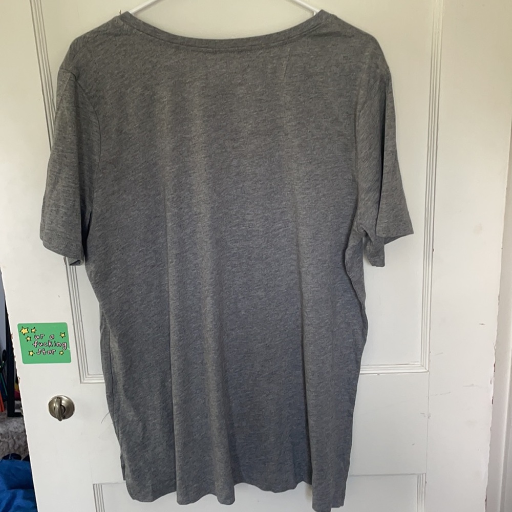 Eddie Bauer gray tee - Picture 2 of 4